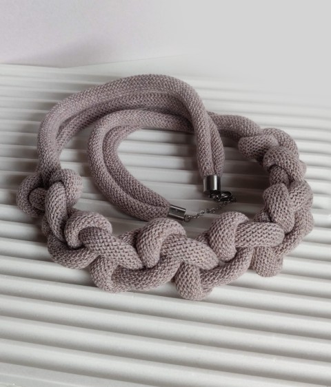 Collana "nodes." in cotone riciclato (C), tortora